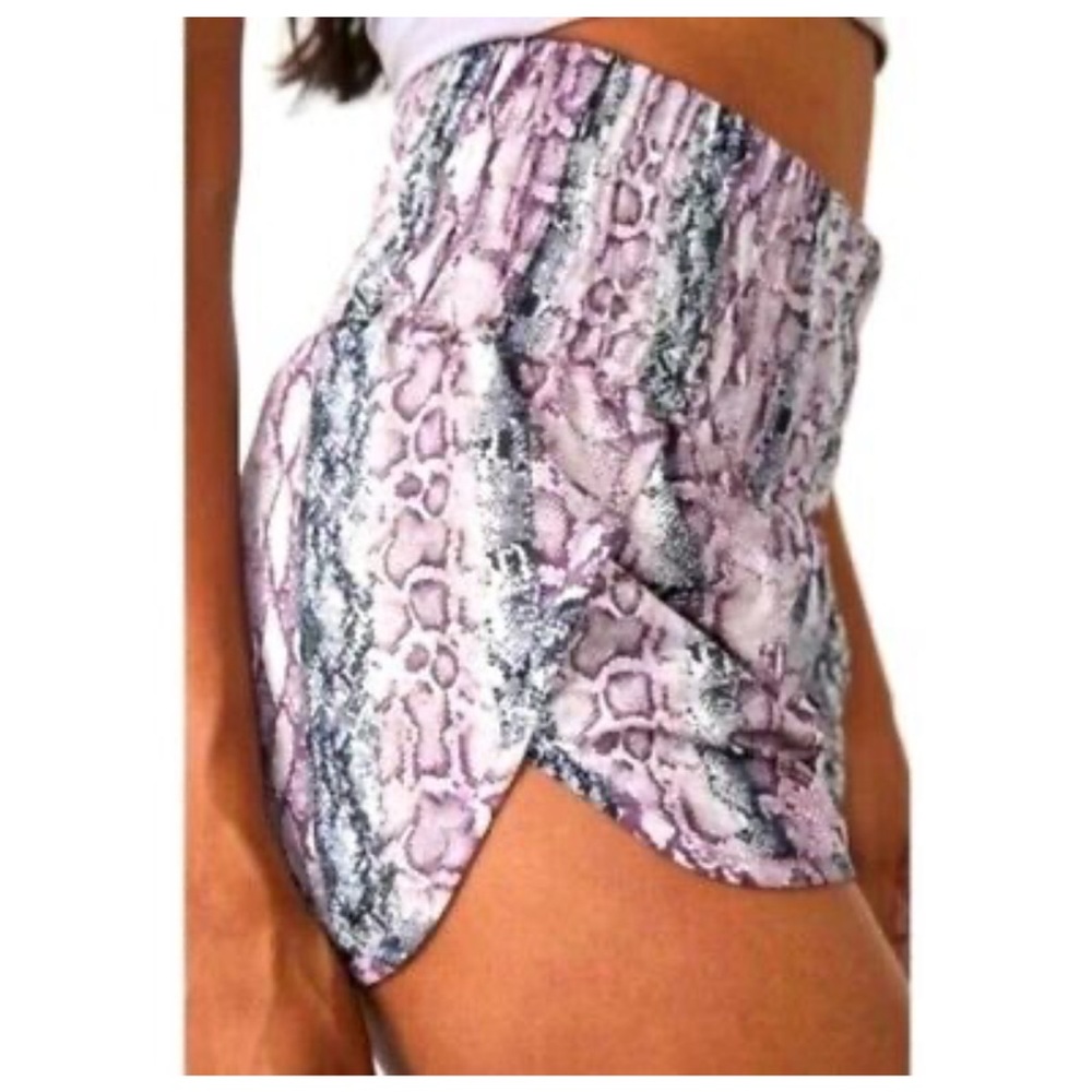 Free People Movement Women's Shorts Size S Anaconda Venom Color - Picture 3 of 3